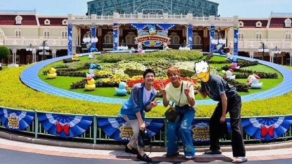 こんな写真待ってた！WEST. ・中間淳太のディズニー写真が「全部可愛い」「コーディネート良すぎる」と話題に！