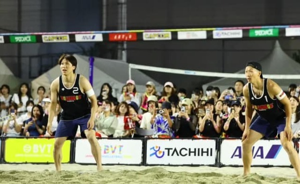 「ビーチにハマりそうな予感。」渡辺俊介がビーチバレーをプレイ