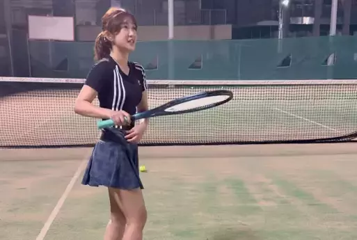 「オシャンですやん」テニス美女子、”テニスウェア・着てみましたショット”を披露！ファン注目の眼差し