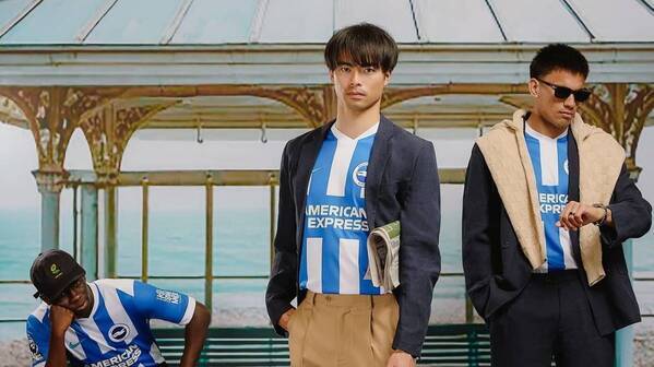 三笘薫が着こなすブライトンの新ユニフォーム！英国ブランドとのコラボが話題