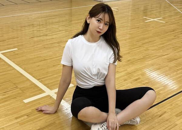 小嶋陽菜、ひとりでのリハーサル報告　白T＆ジャージ姿に「お疲れ様」の声