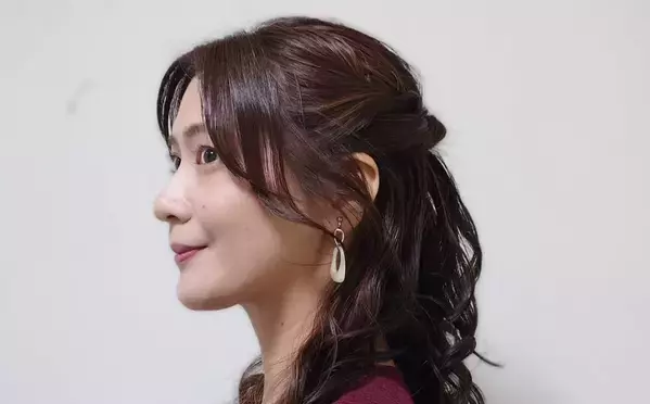 「華やかヘアに絶賛！」山田彩乃、『八千代コースター』出演時の巻き髪スタイルを披露