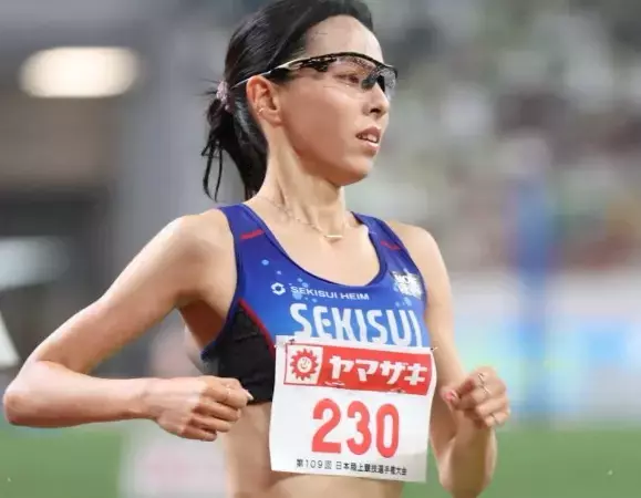 美女陸上選手、1500mの決勝進出！頑張る”美麗・ランショット”を公開しエール続々