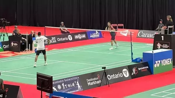 勝利のスマッシュ炸裂！バドミントン・西本拳太 選手が決勝進出！！