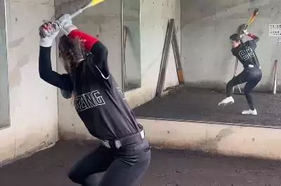「綺麗になったよね」美女野球選手、オフのお姉さんモード＆強烈スイングムービーを披露！ギャップにやられるファン続出！？