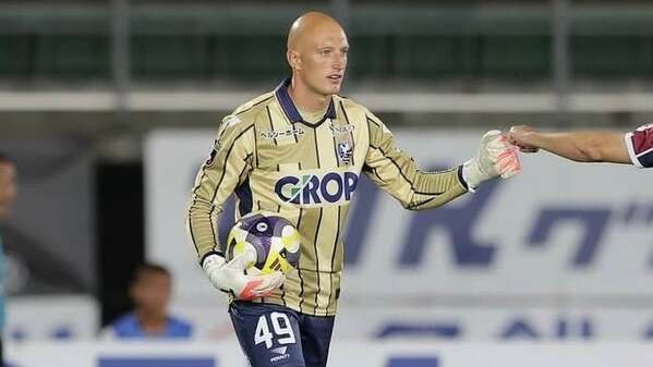 “岡山の守護神”ブローダーセンが川崎Fへ完全移籍「等々力を無敵の要塞にしたい」特別な思いも明かす