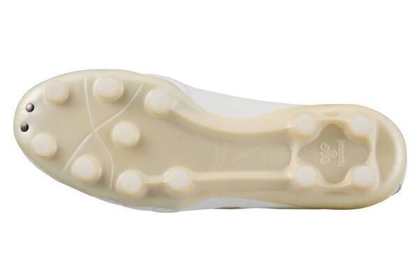 ヒュンメル、女性プレーヤーの足型に合わせた新スパイク「VORART3 PRO MICROFIT」を3月6日に発売